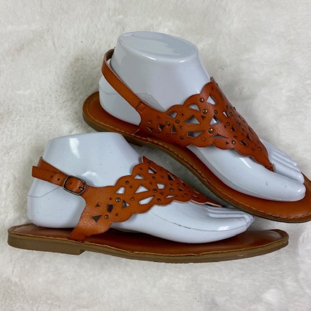 Rock & Candy by ZiGi Studded Cut Out Thong Sandals, size 8.5 - Picture 5 of 11